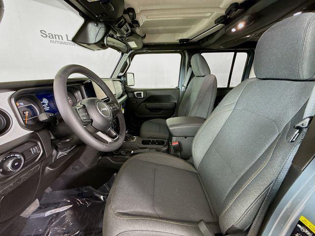 new 2025 Jeep Wrangler car, priced at $46,075