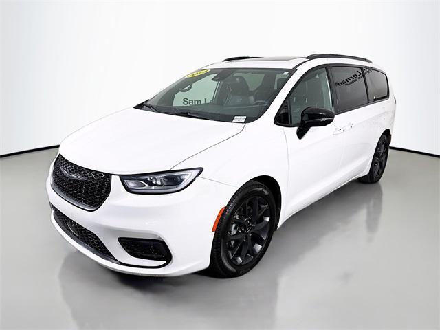 used 2023 Chrysler Pacifica car, priced at $29,399