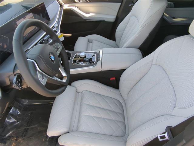 new 2025 BMW X7 car, priced at $90,950