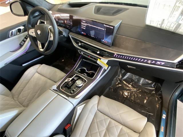 new 2025 BMW X7 car, priced at $90,950