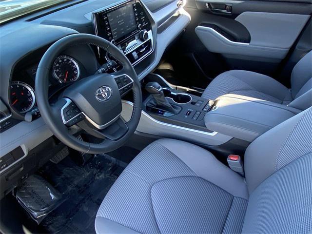 used 2022 Toyota Highlander car, priced at $36,988