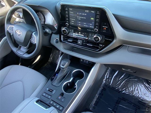 used 2022 Toyota Highlander car, priced at $36,988