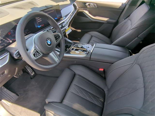 new 2025 BMW X7 car, priced at $98,175