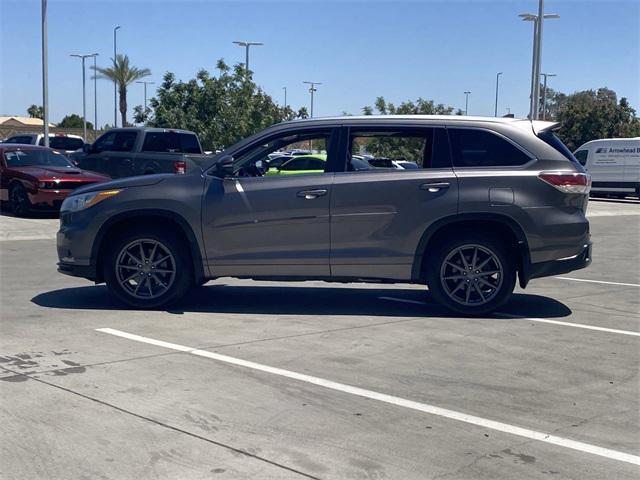 used 2015 Toyota Highlander car, priced at $16,987