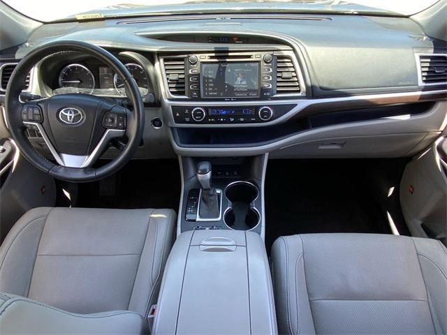 used 2015 Toyota Highlander car, priced at $16,987