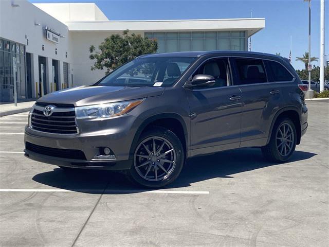 used 2015 Toyota Highlander car, priced at $16,987