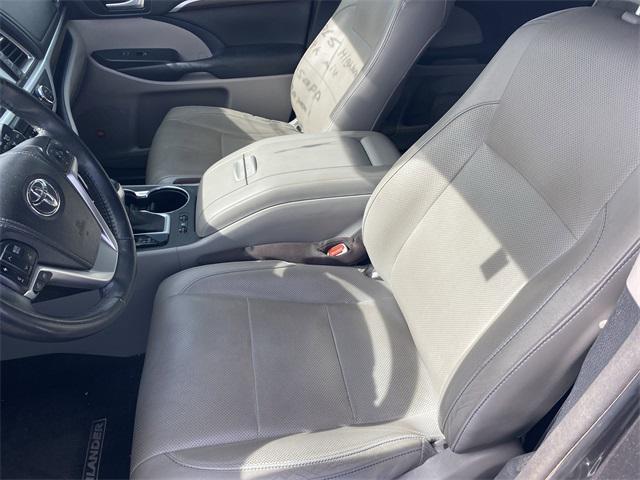 used 2015 Toyota Highlander car, priced at $19,988