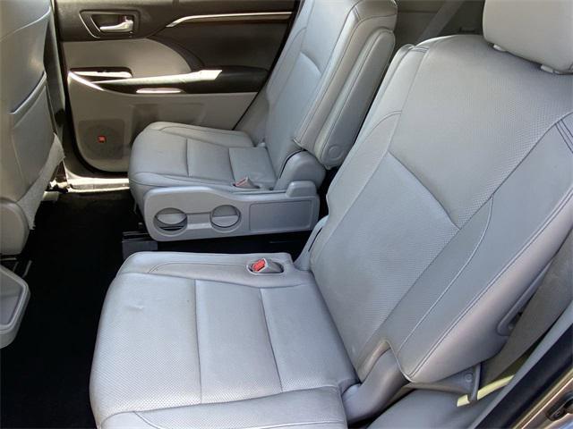 used 2015 Toyota Highlander car, priced at $16,987