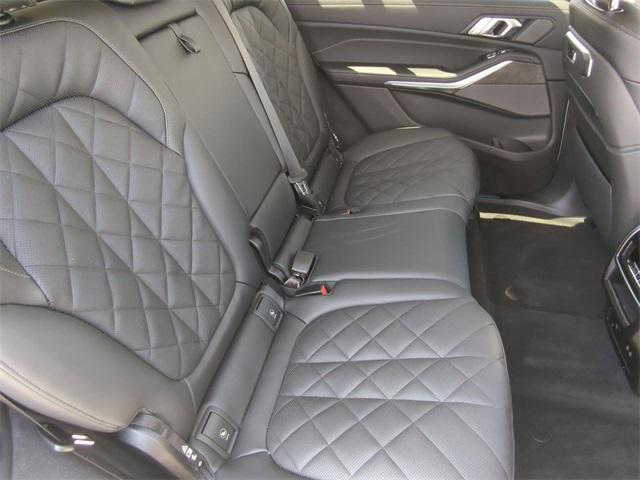 new 2025 BMW X7 car, priced at $89,425