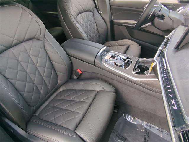 new 2025 BMW X7 car, priced at $89,300