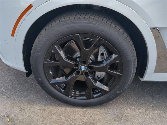 new 2025 BMW X7 car, priced at $89,300