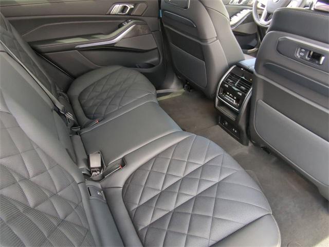 new 2025 BMW X7 car, priced at $89,300