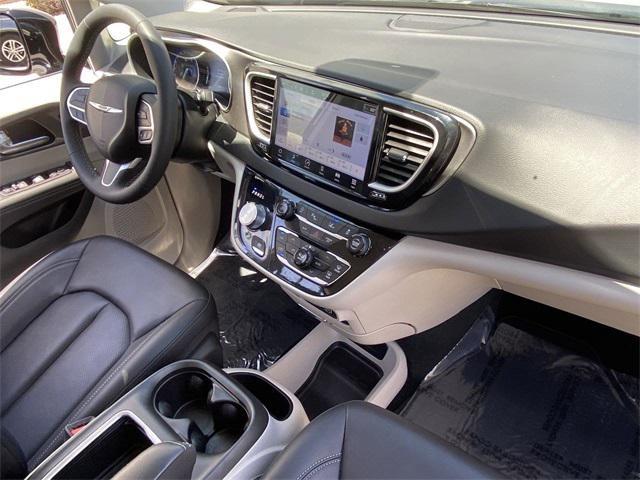 used 2024 Chrysler Pacifica car, priced at $29,636