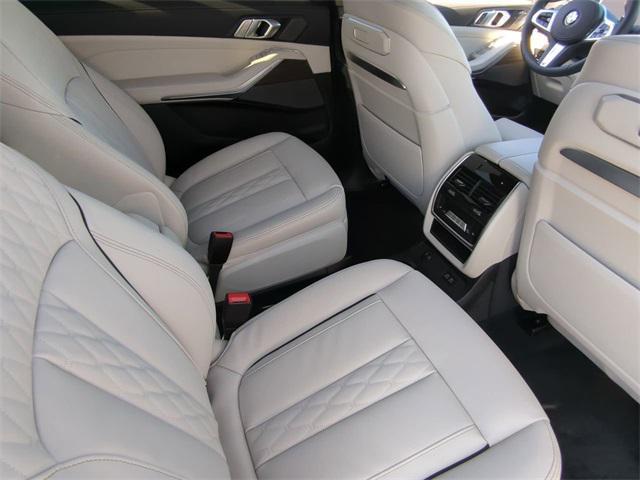 new 2025 BMW X7 car, priced at $99,800