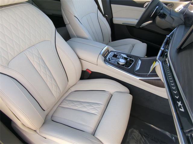 new 2025 BMW X7 car, priced at $99,800