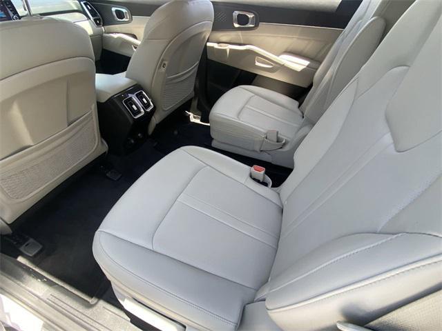 used 2023 Kia Sorento car, priced at $33,597