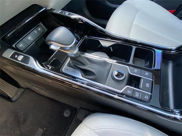 used 2023 Kia Sorento car, priced at $37,884