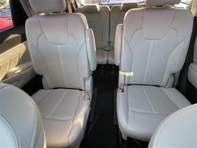 used 2023 Kia Sorento car, priced at $37,884