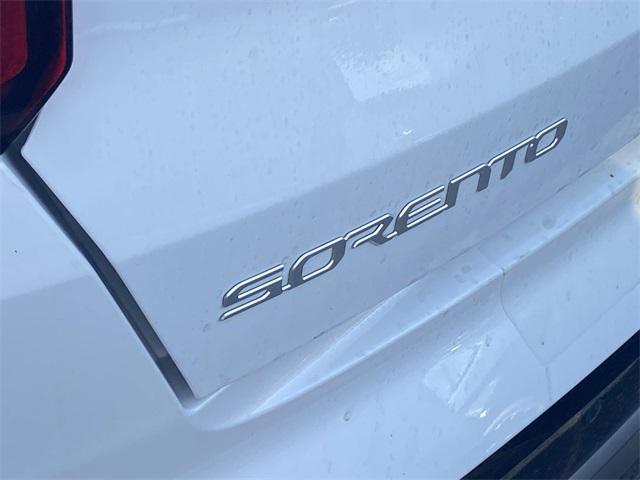used 2023 Kia Sorento car, priced at $37,884