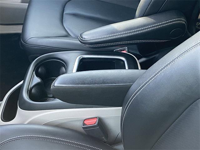 used 2024 Chrysler Pacifica car, priced at $32,998