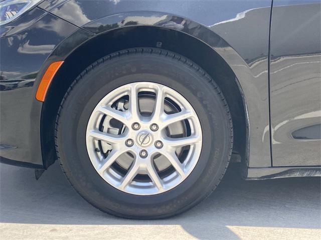 used 2024 Chrysler Pacifica car, priced at $28,539