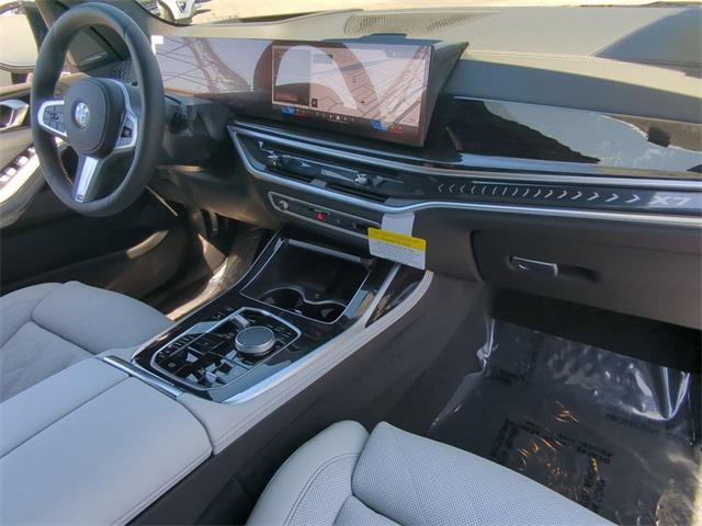 new 2025 BMW X7 car, priced at $95,300