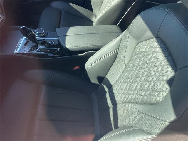 used 2022 BMW 540 car, priced at $44,074