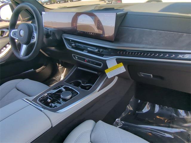 new 2025 BMW X7 car, priced at $94,400