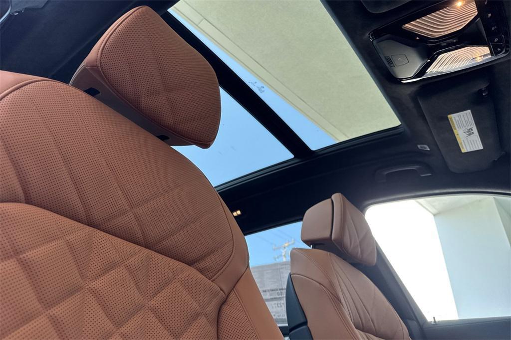 new 2026 BMW X7 car, priced at $96,475