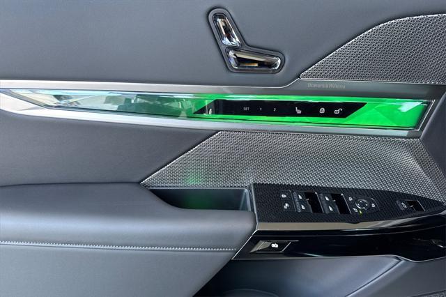 new 2025 BMW 740 car, priced at $104,525