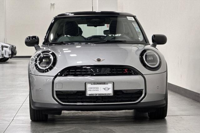 used 2025 MINI Hardtop car, priced at $32,000