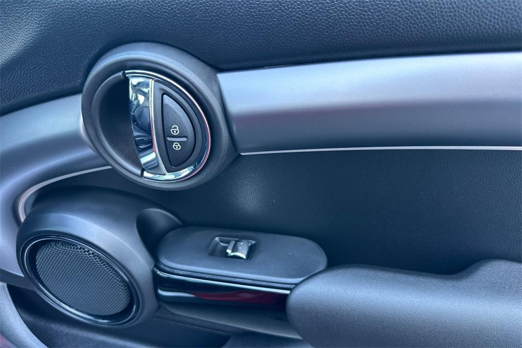 used 2023 MINI Hardtop car, priced at $26,500