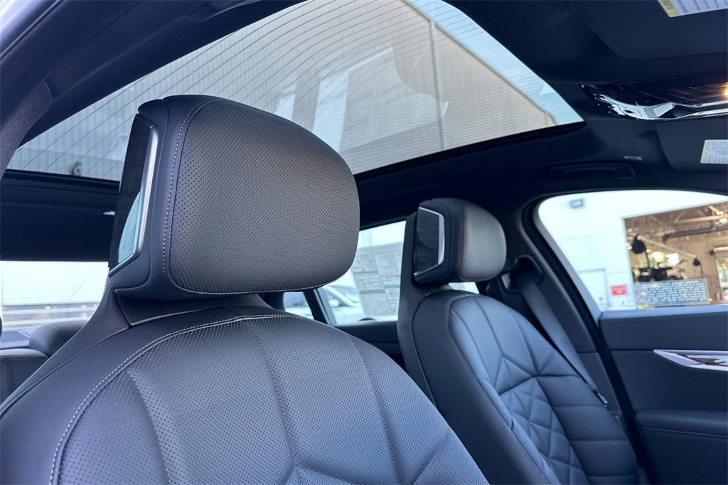 new 2025 BMW 740 car, priced at $107,525