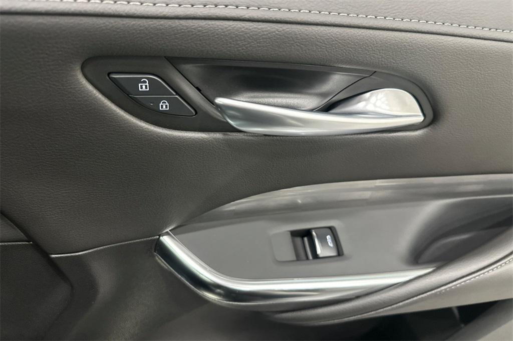 used 2025 Cadillac XT4 car, priced at $35,500