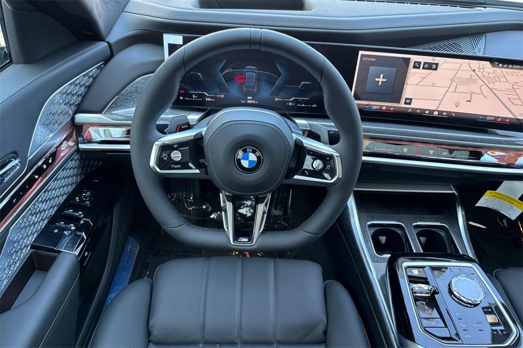 new 2025 BMW 760 car, priced at $135,475