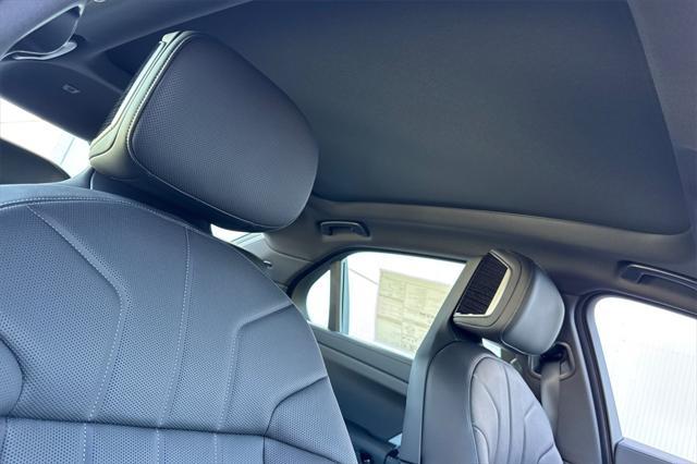 new 2025 BMW i7 car, priced at $116,525