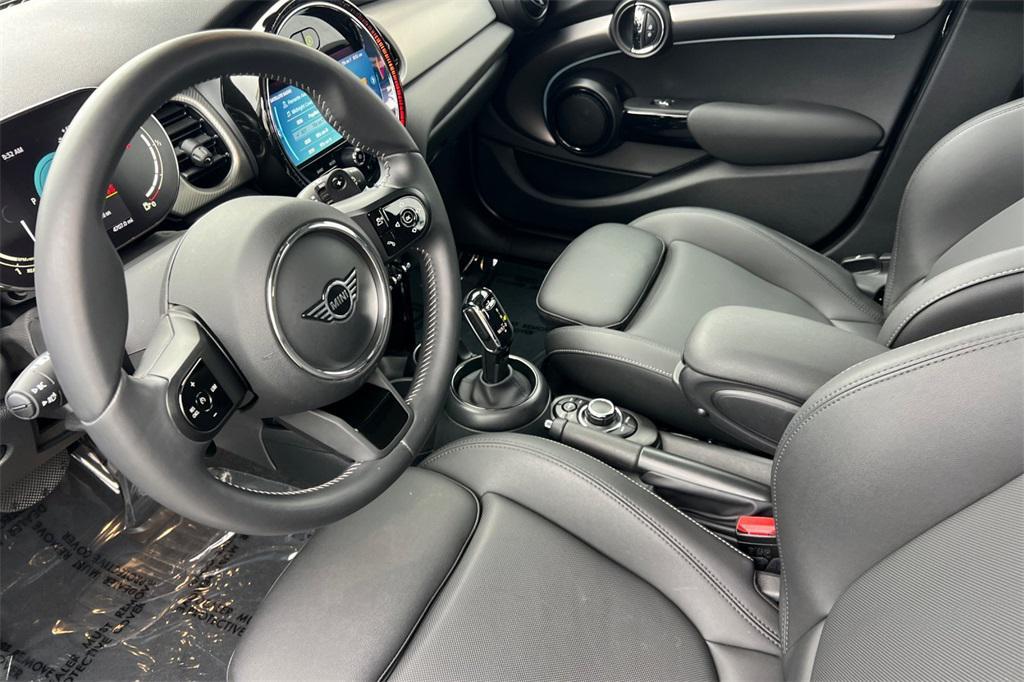 used 2024 MINI Hardtop car, priced at $27,500