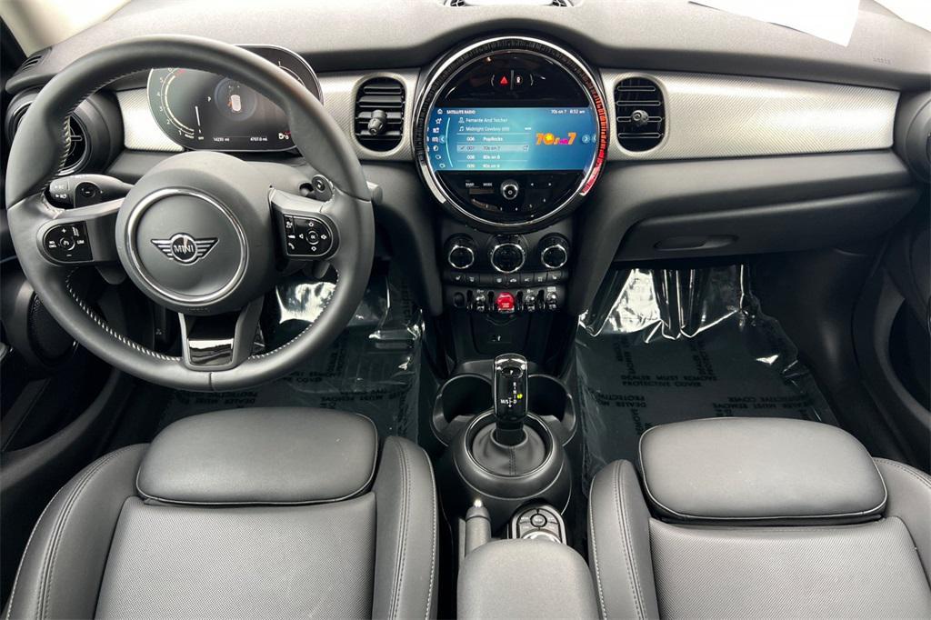 used 2024 MINI Hardtop car, priced at $27,500