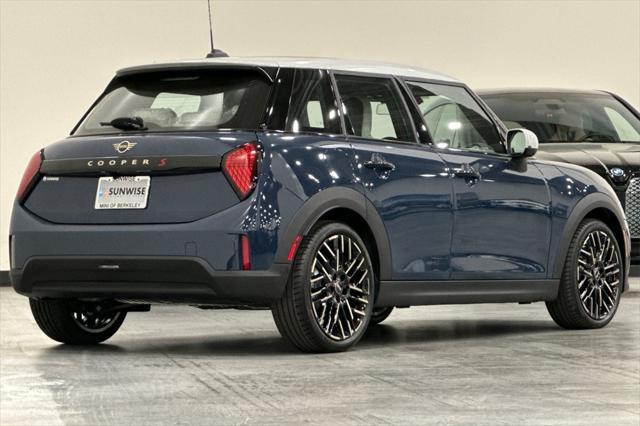 new 2025 MINI Hardtop car, priced at $39,295