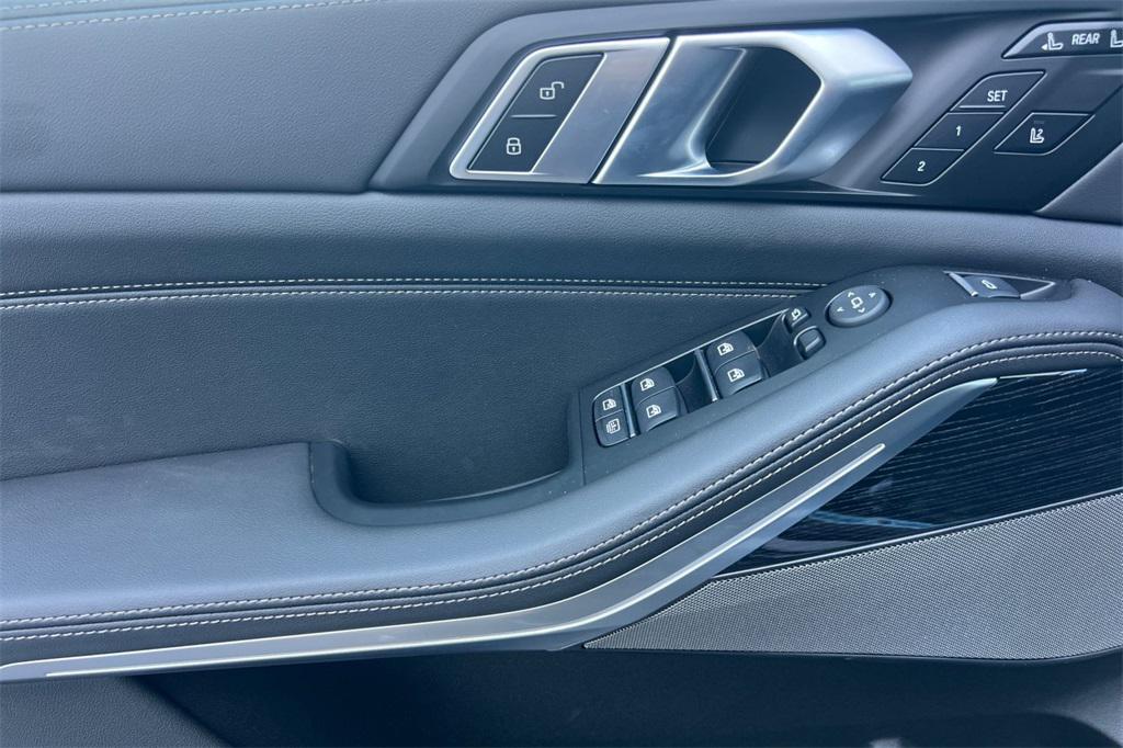 new 2026 BMW X7 car, priced at $99,240