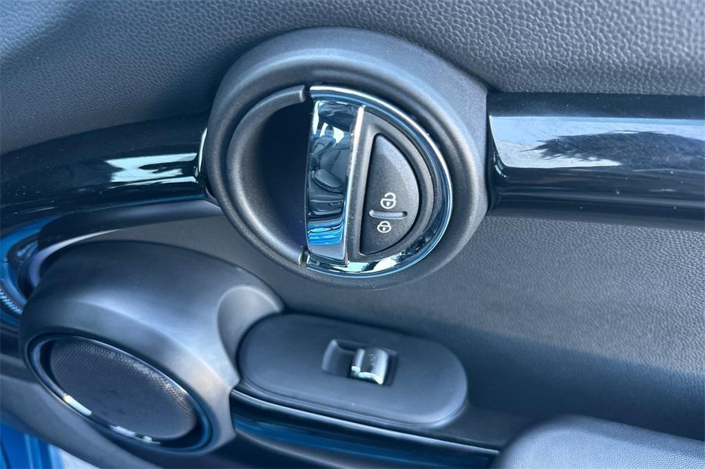 used 2024 MINI Hardtop car, priced at $39,000