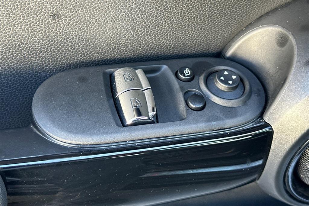 used 2023 MINI Hardtop car, priced at $26,500