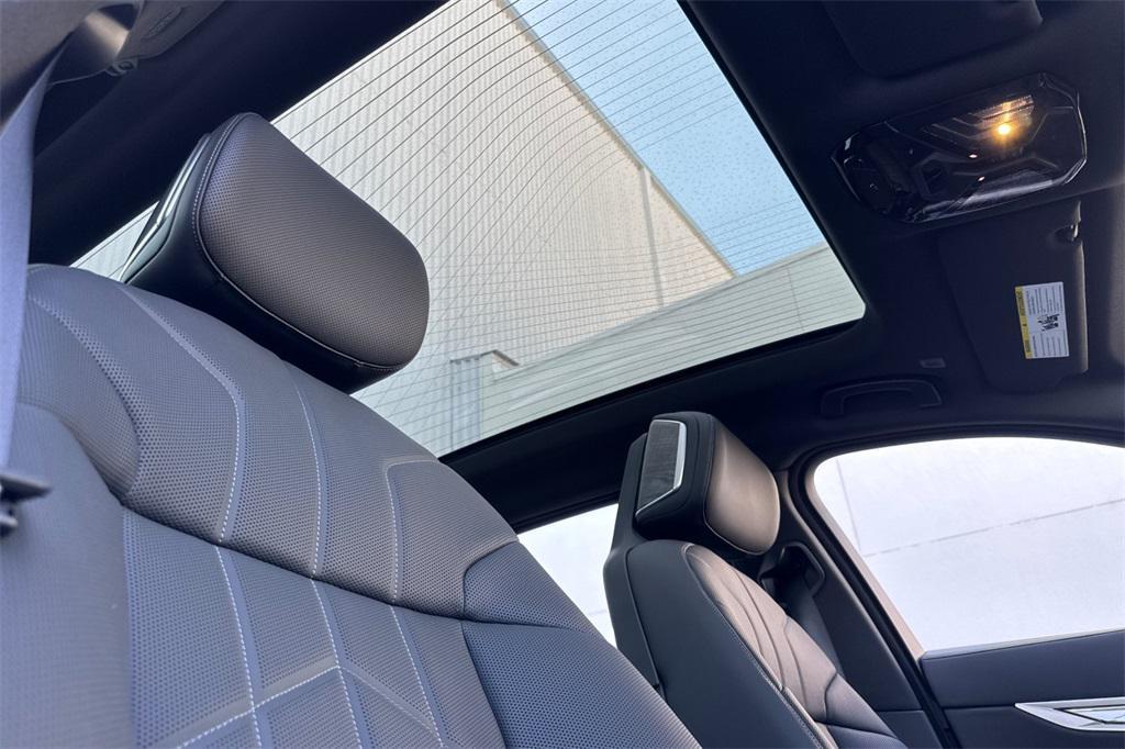 new 2025 BMW i7 car, priced at $176,555