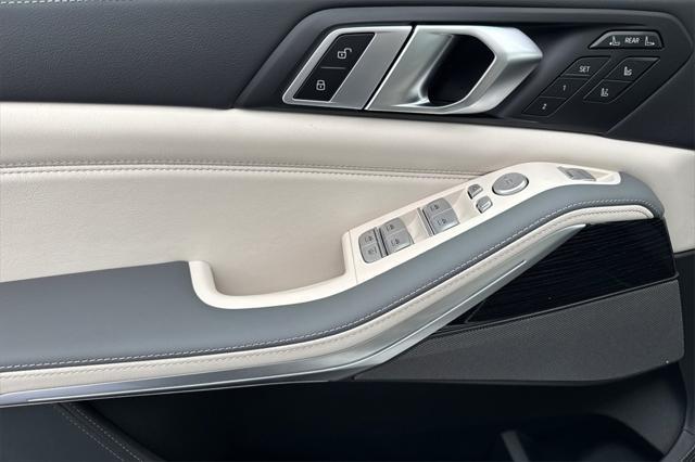 new 2025 BMW X7 car, priced at $122,125