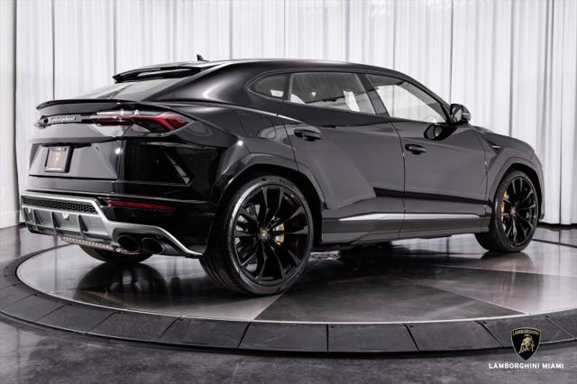 used 2022 Lamborghini Urus car, priced at $248,950