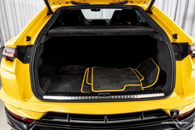 used 2023 Lamborghini Urus car