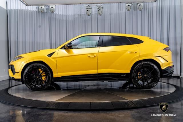 used 2023 Lamborghini Urus car