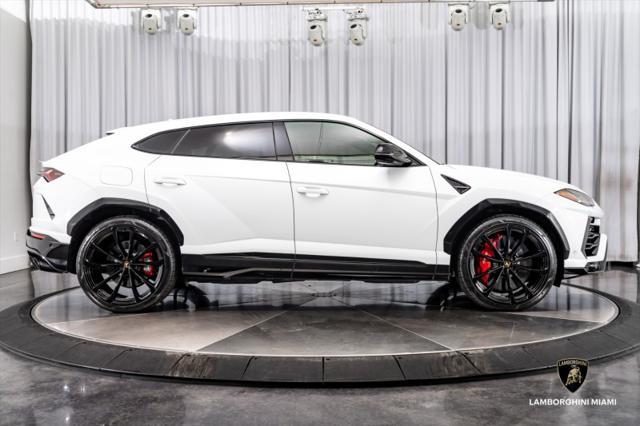 used 2022 Lamborghini Urus car, priced at $226,950