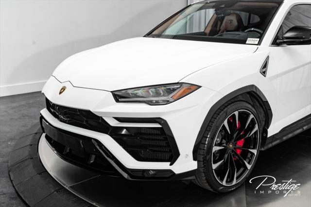 used 2022 Lamborghini Urus car, priced at $255,950