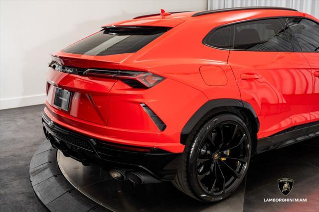 used 2022 Lamborghini Urus car, priced at $237,950